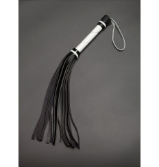 Гладкая плеть-флогер с черными хвостами - 40 см. Гладкая плеть-флогер с черными хвостами - 40 см.