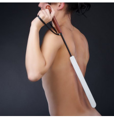 Стек с деревянной рукоятью и белым шлепком - 70 см.