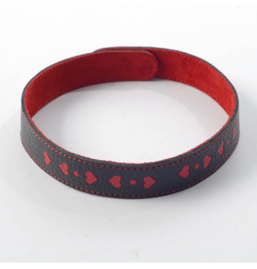 Чёрный ошейник с красными сердечками Чёрный ошейник с красными сердечками