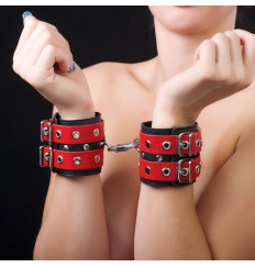 Красно-чёрные наручники из кожи Красно-чёрные наручники из кожи