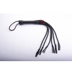 Чёрная кожаная плеть