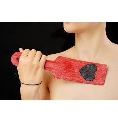 Красная хлопалка с сердечком Красная хлопалка с сердечком