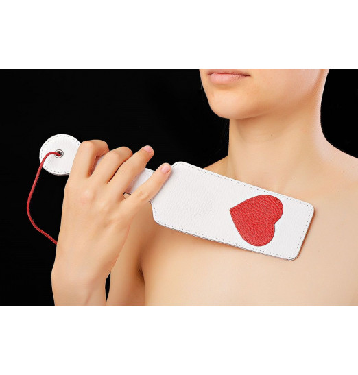 Белая хлопалка с середечком