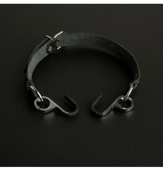 Чёрный кляп с крючками  Вечная улыбка