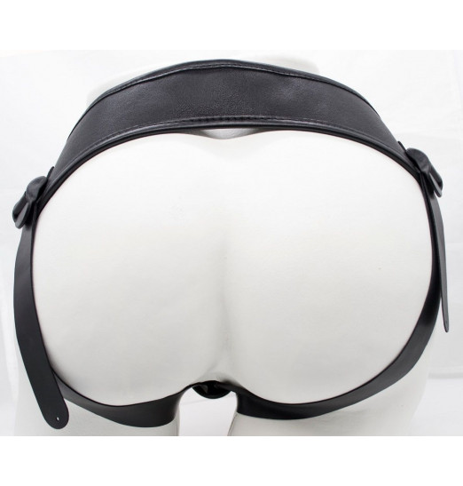 Страпон телесного цвета с регулируемыми трусиками - 15,7 см.