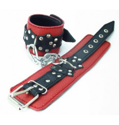 Красно-чёрные поножи из кожи