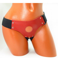 Красные кожаные трусики для страпона