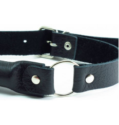 Черный кожаный кляп-трензель на кольцах