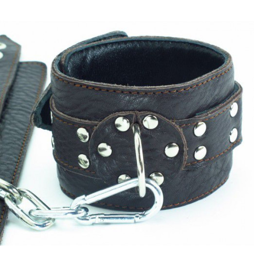 Кожаные наручники на металлической цепочке Кожаные наручники на металлической цепочке