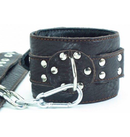 Коричневые оковы из мягкой кожи на металлической цепочке Коричневые оковы из мягкой кожи на металлической цепочке