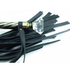 Плеть с широкими хлыстами и металлической ручкой