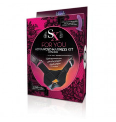 Изогнутый фаллоимитатор с креплением на регулируемом поясе ADVANCED HARNESS KIT WITH CICI - 15 см.