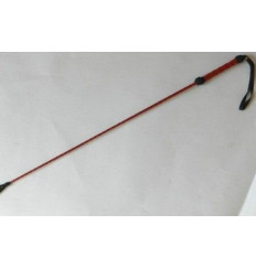 Короткий красный плетеный стек с наконечником-ладошкой - 70 см.