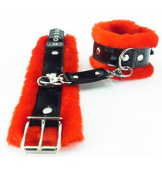 Красные наручники с мехом BDSM Light