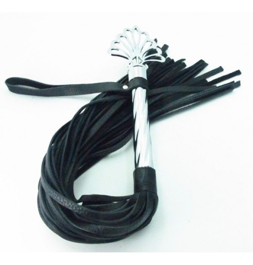 Длинная плеть с рукоятью цвета  никель  - 66 см.