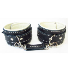 Оковы на ноги со светлым подкладом