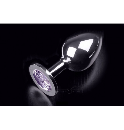 Большая серебристая анальная пробка с круглым кончиком и ярким сиреневым кристаллом - 9 см.