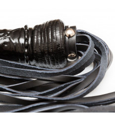 Чёрная плеть с фаллоимитатором