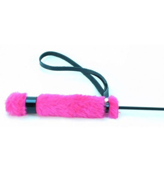 Лаковый стек с розовой меховой ручкой - 64 см.