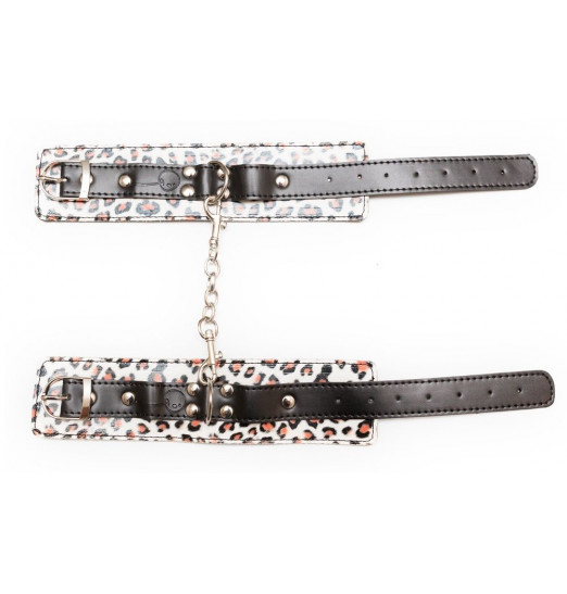 Наручники леопардовой расцветки с карабинами