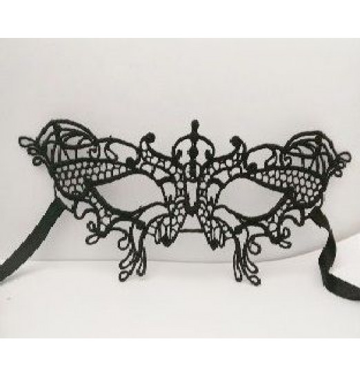 Ажурная маска в венецианском стиле