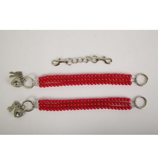 Красные оковы на ноги из бус