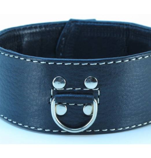 Черный кожаный ошейник с петлёй для поводка