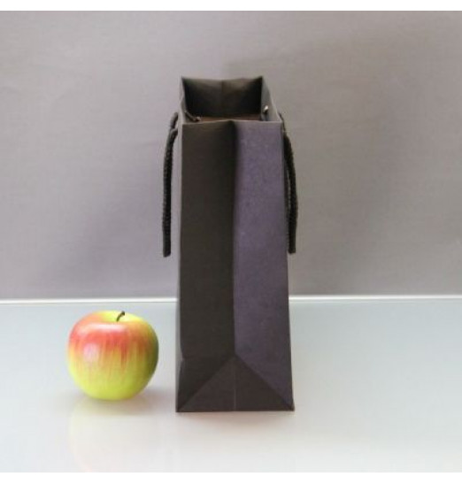 Чёрный бумажный пакет для покупок - 35 х 25 х 10 см. Чёрный бумажный пакет для покупок - 35 х 25 х 10 см.