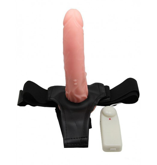 Телесный страпон с усиками и ротацией - 18 см.