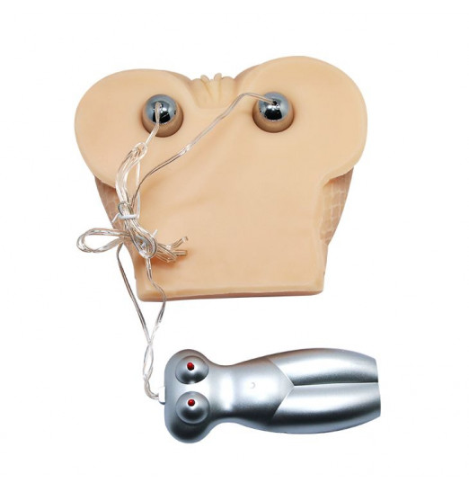 Пышная попка в колготках с двумя входами и вибрацией