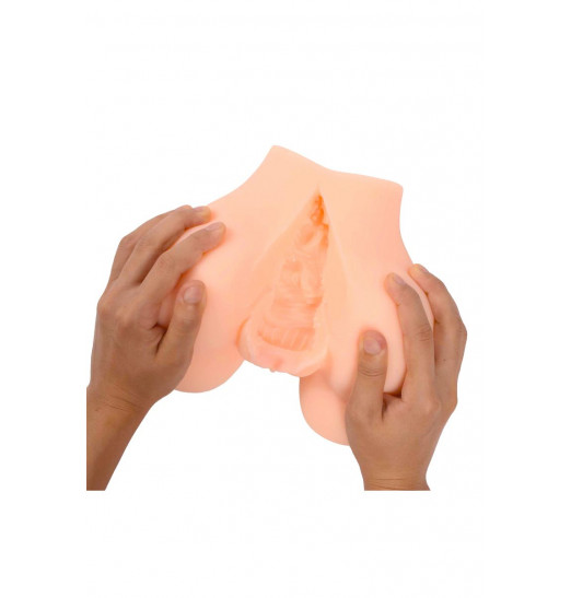 Реалистичный слепок женской попки с двумя тоннелями