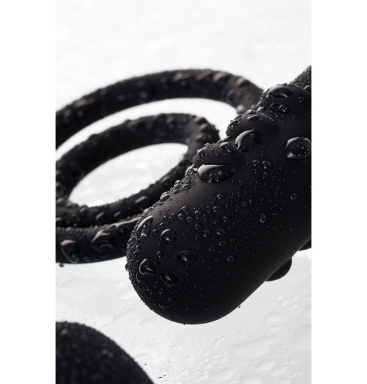 Чёрное эрекционное кольцо с вибростимулятором и анальным хвостом