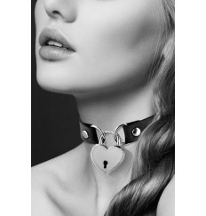 Черный чокер с замком в форме сердца