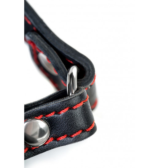 Красно-черный кляп-трензель Theatre в виде косточки